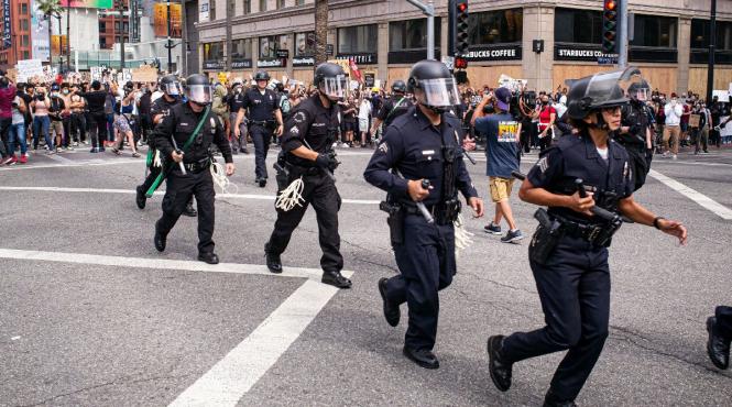 protestele fata de actiunile brutale ale agentilor federali din portland continua