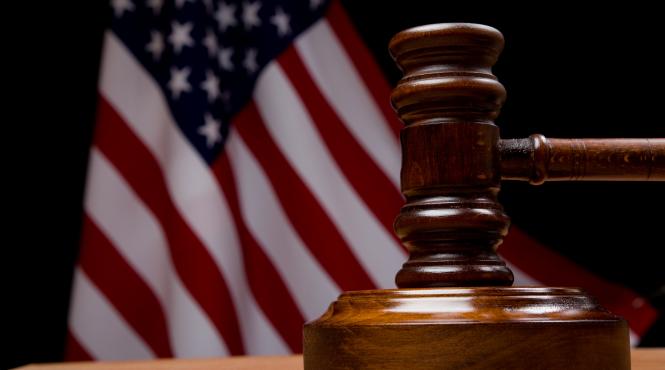 secretarul american al justitiei acuzat de incalcarea normelor democratice pentru a l ajuta pe trump