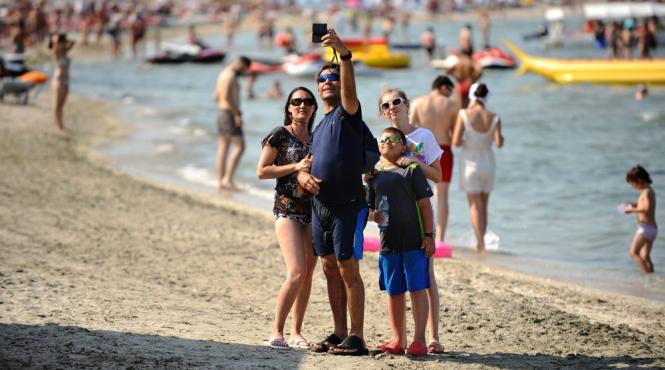 distractiile romanilor in timpul pandemiei 65 vor sa mearga la mare 17 sunt interesati de o locuinta de vacanta
