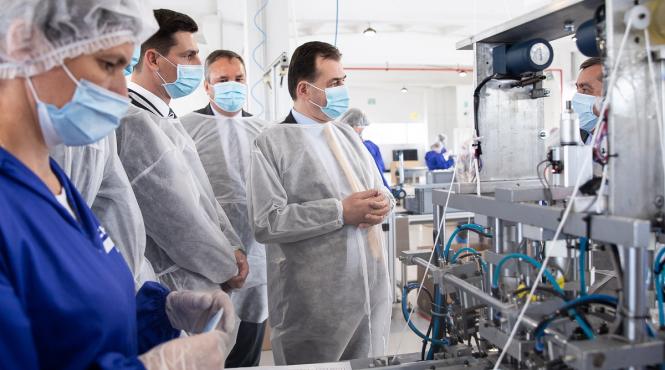 guvernul a prins soldurile isi cumpara masti la jumatate de pret fata de cele pentru persoanele vulnerabile