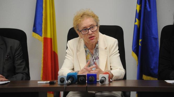 avocatul poporului critica demersul guvernului de a sesiza ccr in cazul legii care vizeaza pedofilii