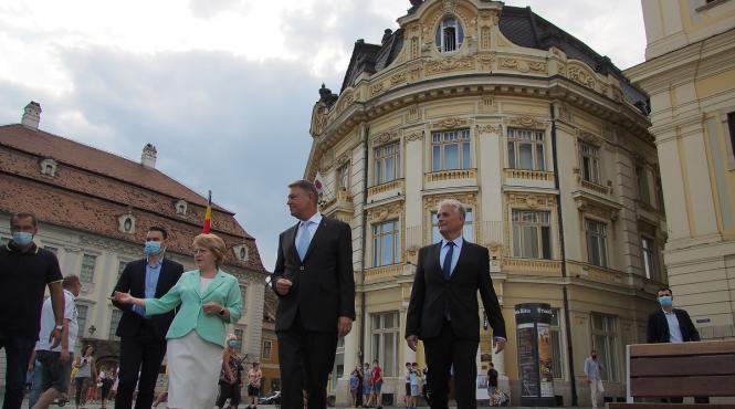 klaus iohannis fara masca pazit de mascati