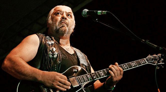 trupa phoenix la gala poeziei romane contemporane in gradina icr