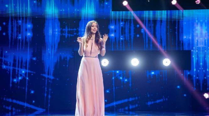 o tanara fara auz canta pe scena x factor in aceasta seara vocea mea interioara nu poate fi oprita