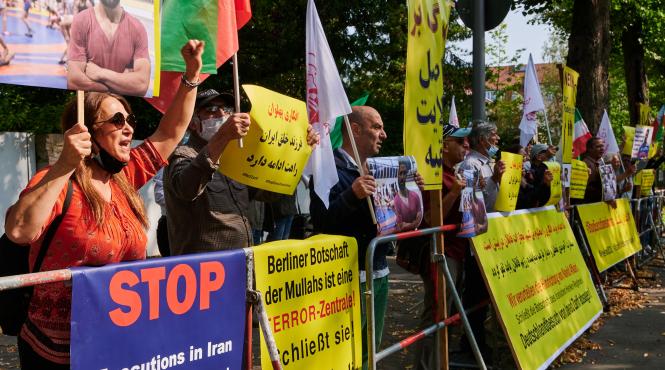 ue condamna executia tanarului sportiv iranian navid afkari guvernul de la teheran avertizeaza puterile straine sa nu se amestece in acest caz