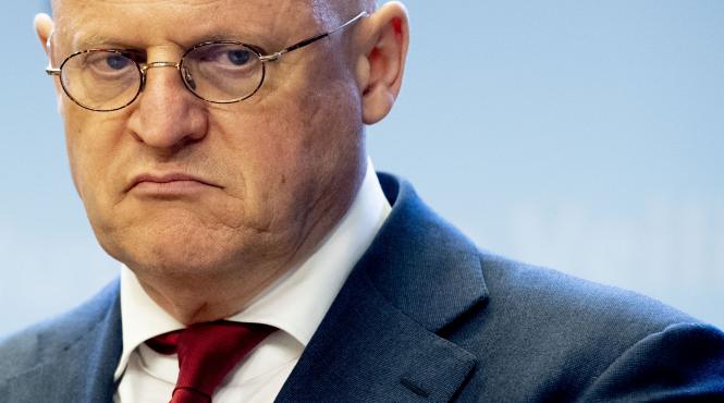 ministrul justitiei din olanda amendat pentru ca nu a respectat distantarea sociala la casatoria sa