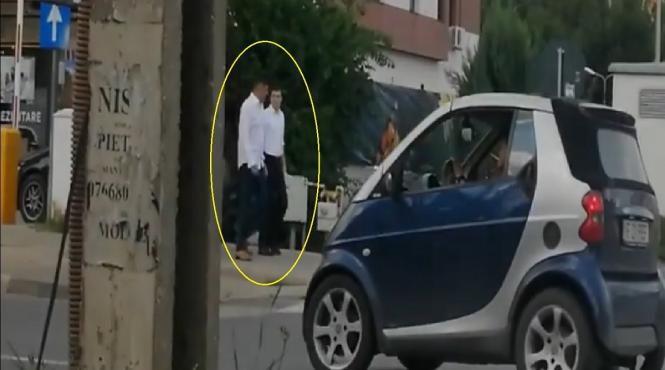 parlamentarul nicusor dan filmat in timp ce se intanea cu un dezvoltator imobiliar caruia i a blocat un proiect in sudul capitalei
