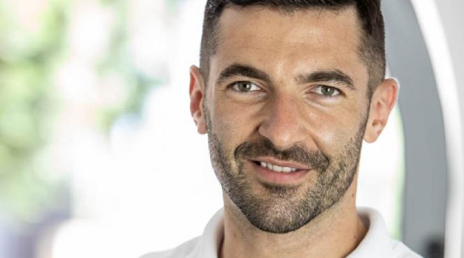 dr andrei constantinovici iti raspunde la 7 intrebari despre implantul dentar