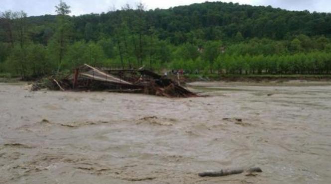 cod rosu de inundatii in judetele galati si vaslui