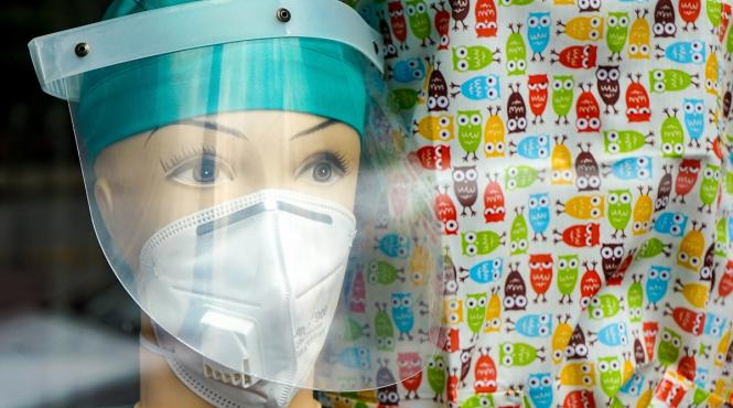 romanul a importat masti de 14 euro