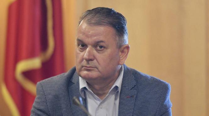 medicii de familie cer demiterea urgenta a lui virgil guran consilierul premierului orban