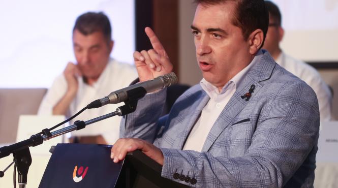 avocatul daniel ionascu a dat in judecata guvernul ti prefectura iasi