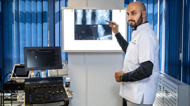 daca nu renunti poti avea ceea ce vrei a lasat anglia ca sa lucreze in tara romanul tarek nazer doctorul lui manchester united