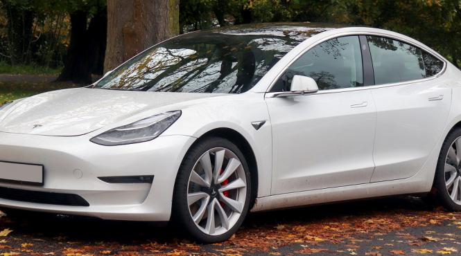 rechemare record la tesla