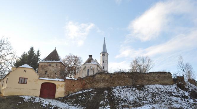 sibiu tavanul bisericii fortificate din altana s a prabusit