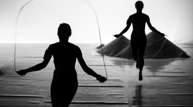 blot body line of thought un proiect coregrafic despre relatia pe care o avem cu bacteriile din corpul nostru