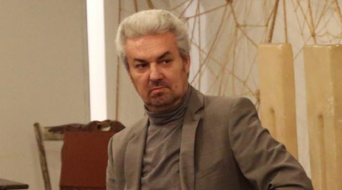 poeziile sunt mesaje codate in sticla aruncate in mari interioare