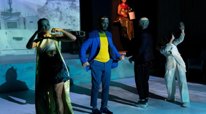 spectacolul teatrelli urban gif show difuzat online in cadrul stagiunii corp online