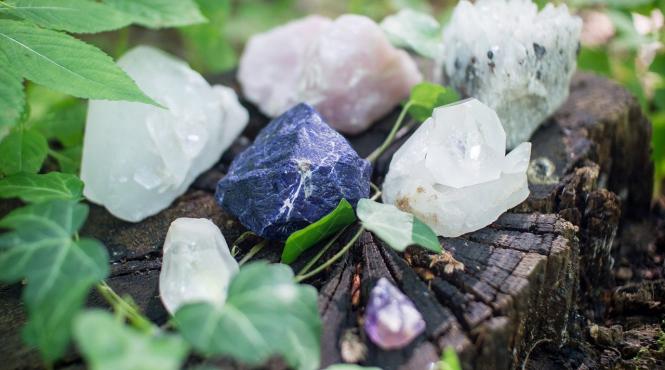 5 cristale care te ajuta in cariera