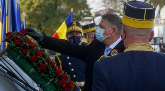 presedintele si premierul felicitati de comunistii din vietam