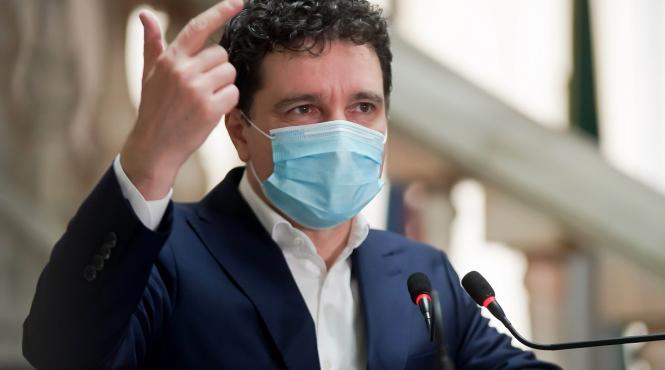 nicusor dan lovitura pentru partidul pe care l a fondat