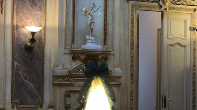 un cec in alb licitatia caritabila a festivalului brazilor de craciun