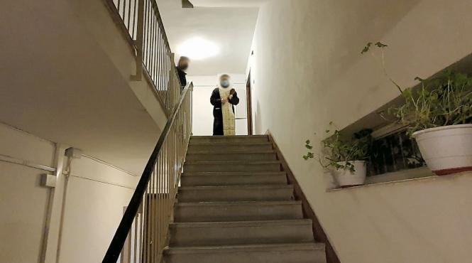 cu botezul prin blocurile intunecate ale bucurestiului