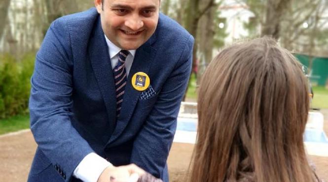 consilierul lui orban evacuat de citu din palatul victoria dar de nunta de 615 000 de lei