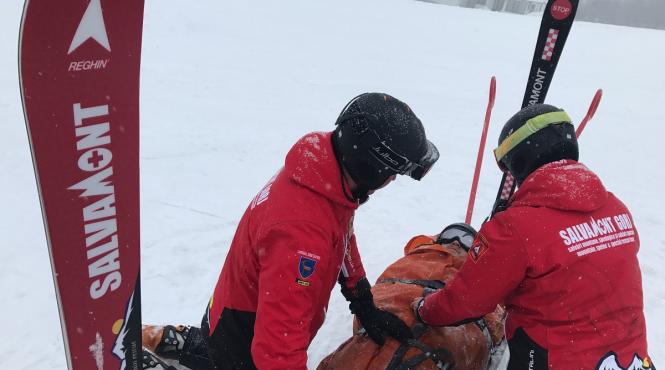 salvamont brasov solicitat sa intervina in cazuri de turisti accidentati