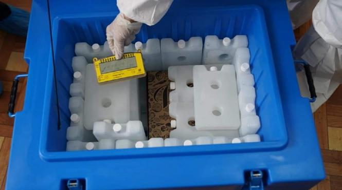 furnizorul manusilor la suprapret din starea de urgenta a livrat si cutiile speciale pentru transportul serului covid 19