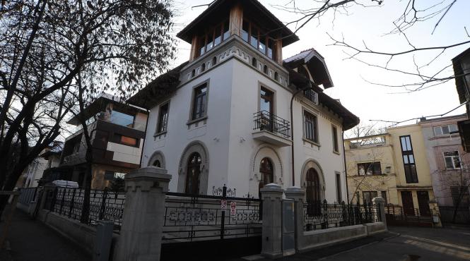 exces de putere clotilde armand si a micsorat conacul cu suprafata a cinci garsoniere