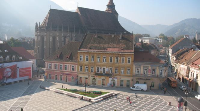 korona medievala se pastreaza aproape intacta in brasovul de azi