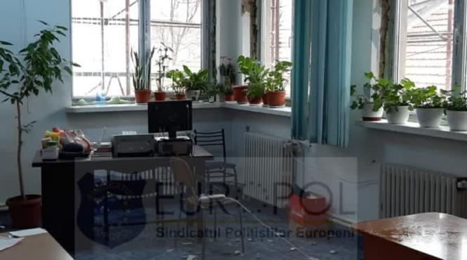 sindicatul europol o parte a tavanului politiei de proximitate botosani a cazut