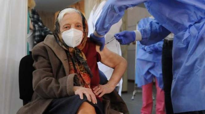 o femeie de 105 ani mesaj dupa a doua doza a vaccinului este singura solutie sa scapam