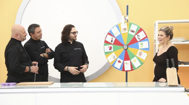 chefi la cutite lider audienta pe toate segmentele de public chef scarlatescu a castigat un avantaj important la amuleta serii