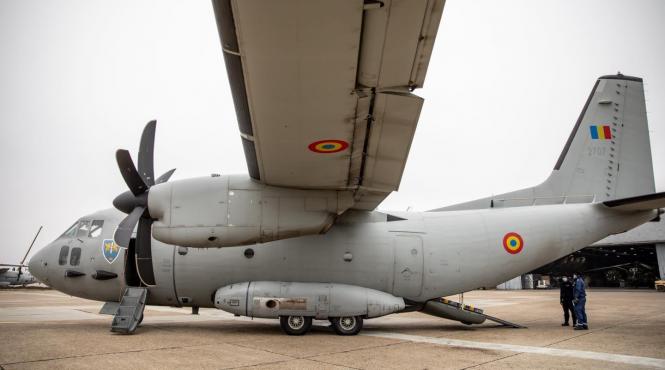 patru pacienti cu covid de la bucuresti au fost dusi la iasi cu aeronava spartan