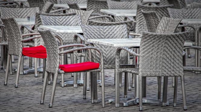 restaurantele si terasele vor putea ocupa gratuit domeniul public pana la sfarsitul anului