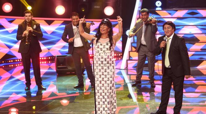 de la filarmonica din praga pe scena te cunosc de undeva