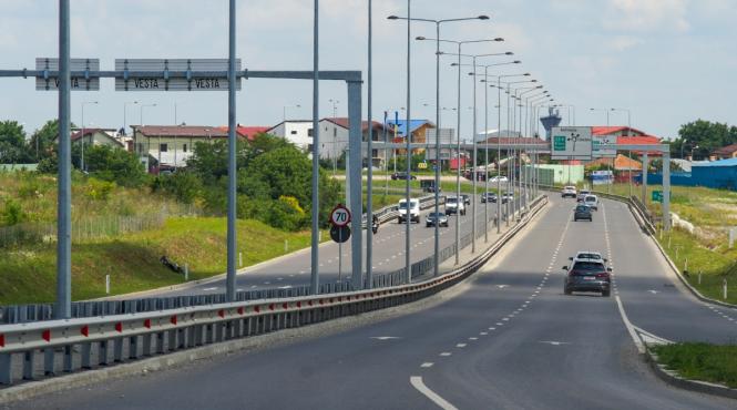 un senator se revolta taxa de drum platita doar pentru perioada in care circulatia este permisa