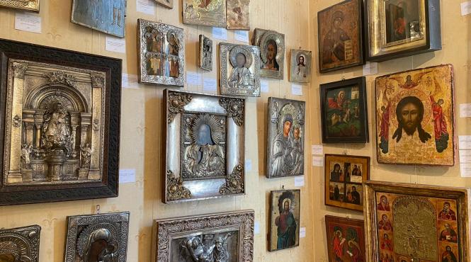 formarea unei piete pentru icoanele romanesti