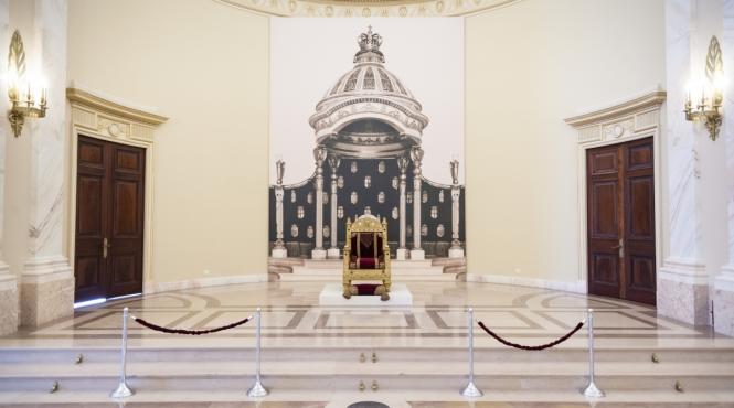 tronul regilor romaniei expus la muzeul national de arta al romaniei dupa mai bine de 70 de ani