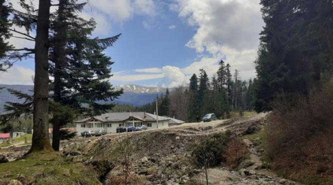 pe drumuri de munte in batranii bucegi