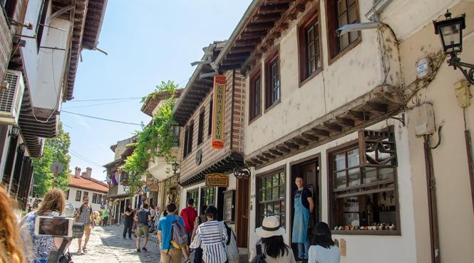 turistii romani mai liberi la sud de dunare decat la ei acasa unde relaxarea vine cu multe conditii