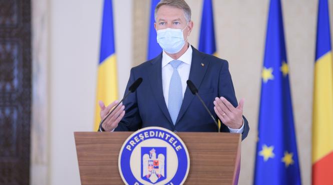 iohannis in mijlocul copiilor la muzeul cotroceni