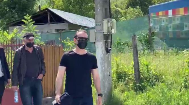 a trebuit sa moara nela ca sa ne faca si noua drumul