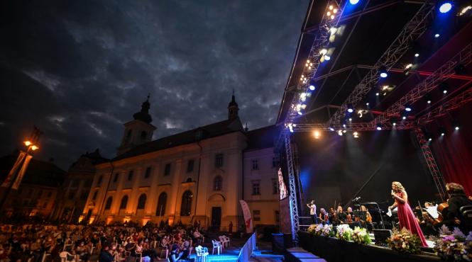 orchestra filarmonicii sibiu canta in deschiderea zilelor muzicale romano americane