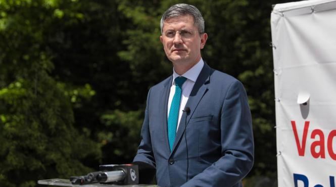 stelian ion mai tare decat ludovic orban cum i au sporit conturile cu 40 000 de euro mai mult decat veniturile