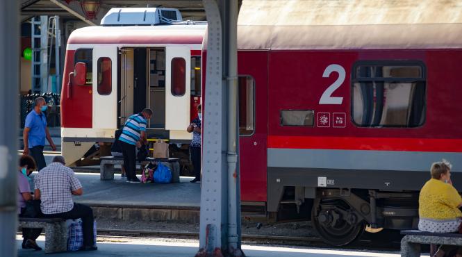 trenurile prind viteza la intarzieri un an au mers un an au stat