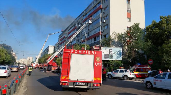 incendiu de proportii in piata delfinului din bucuresti arde un restaurant
