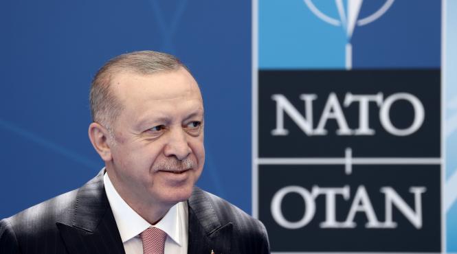 turcia se indeparteaza in galop de occident